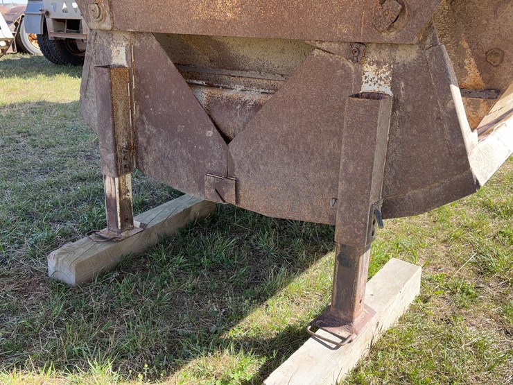 2010-dakota-belly-dump-trailer-image-20