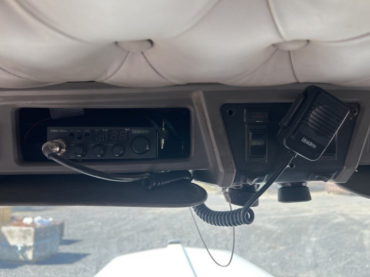 2002-kenworth-w900-image-36