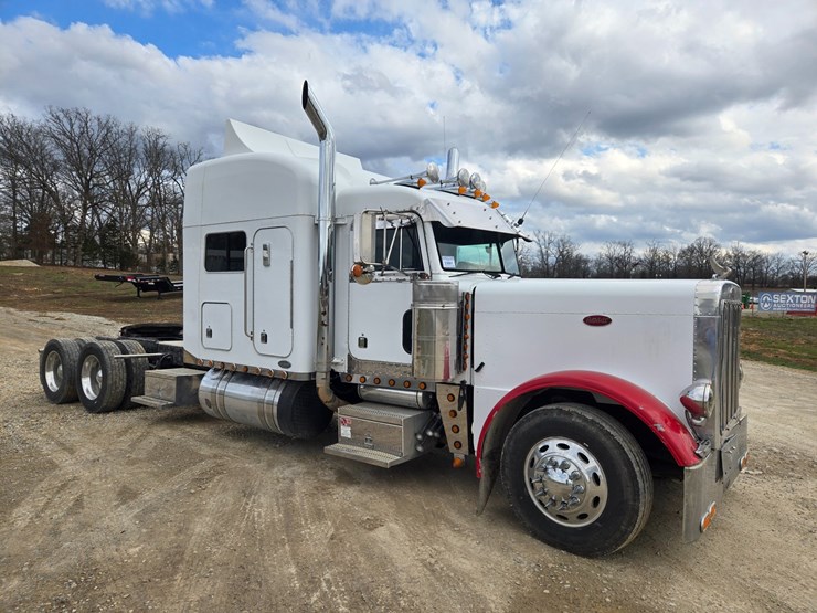 2000-peterbilt-379-image-26