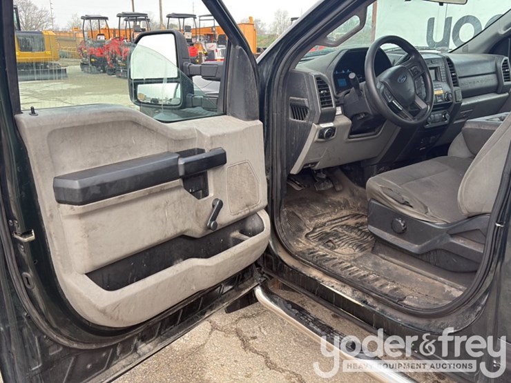 2017-ford-f350-image-38