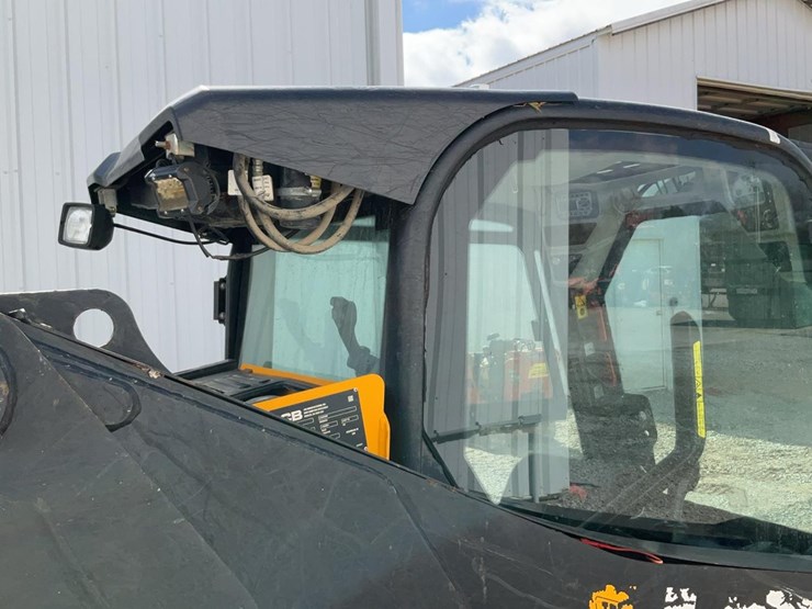 2021-jcb-215t-image-34