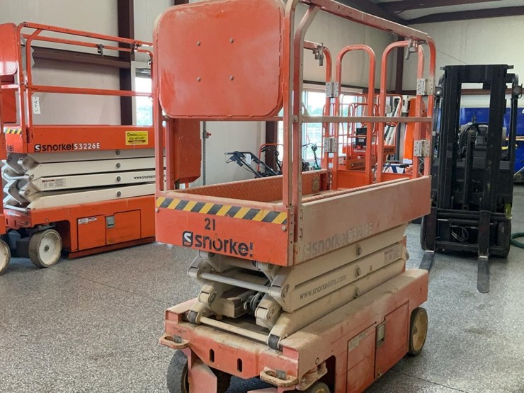 #426-•-2020-snorkel-19'-scissor-lift-image-5
