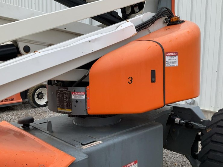 #302-•-2019-snorkel-46'-4wd-articulating-boom-lift-#3-image-16