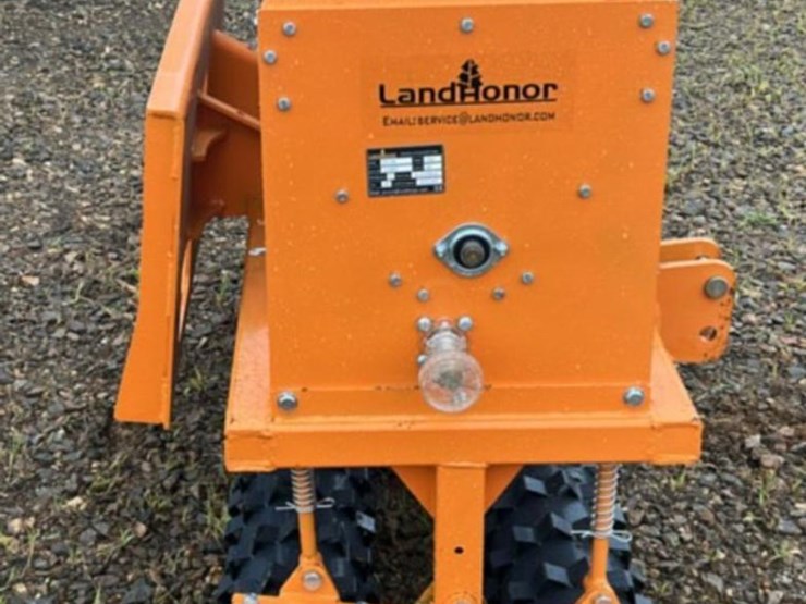 caterpillar-12-image-9