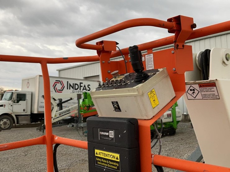 #309-•-2019-snorkel-38'-articulating-lift-image-25