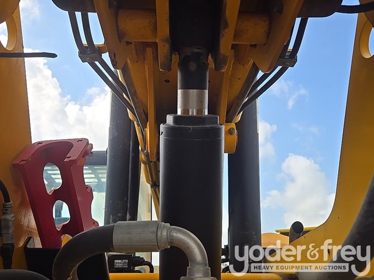 2017-jcb-510-56-image-39