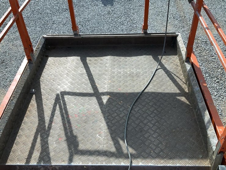 #400-•-2017-snorkel-4wd-rough-terrain-27'-scissor-lift-image-36