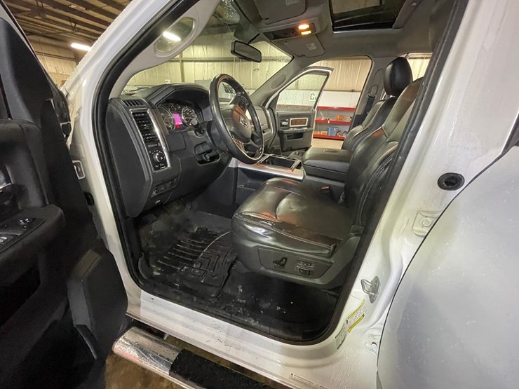 2012-dodge-3500-image-37