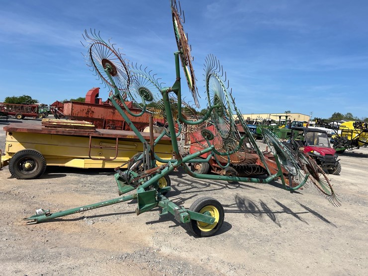 john-deere-702-image-1