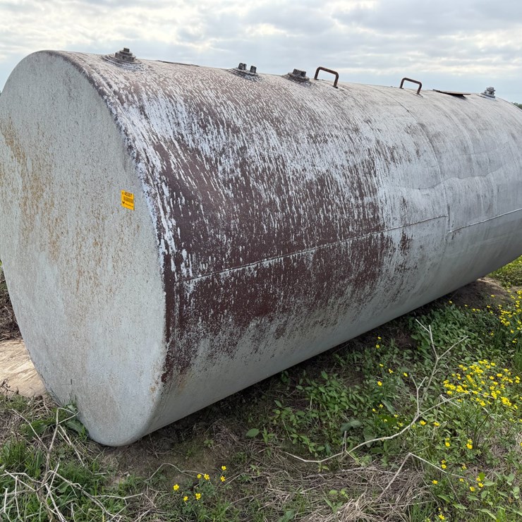 #45307 • ~2,000gal Fuel Tank