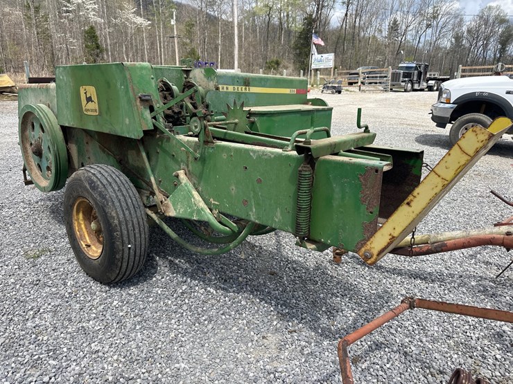 john-deere-336-image-4