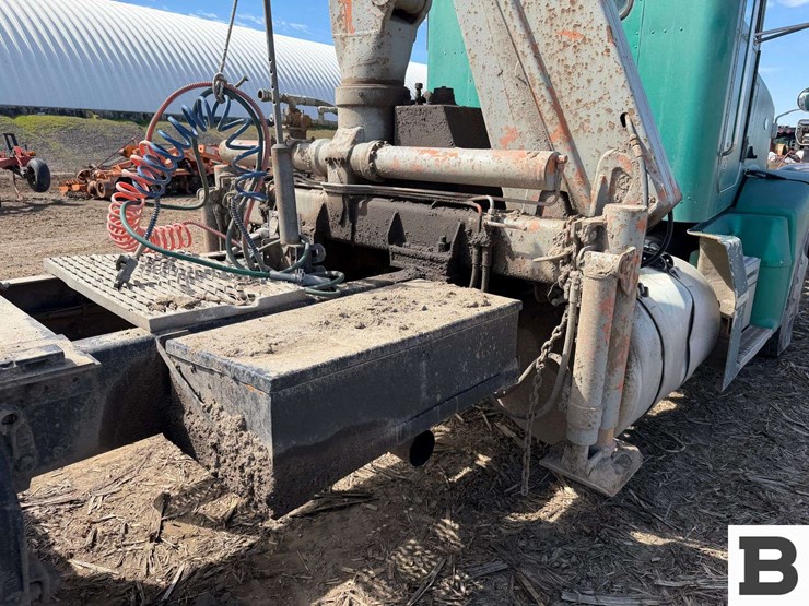 1990-peterbilt-377-image-26