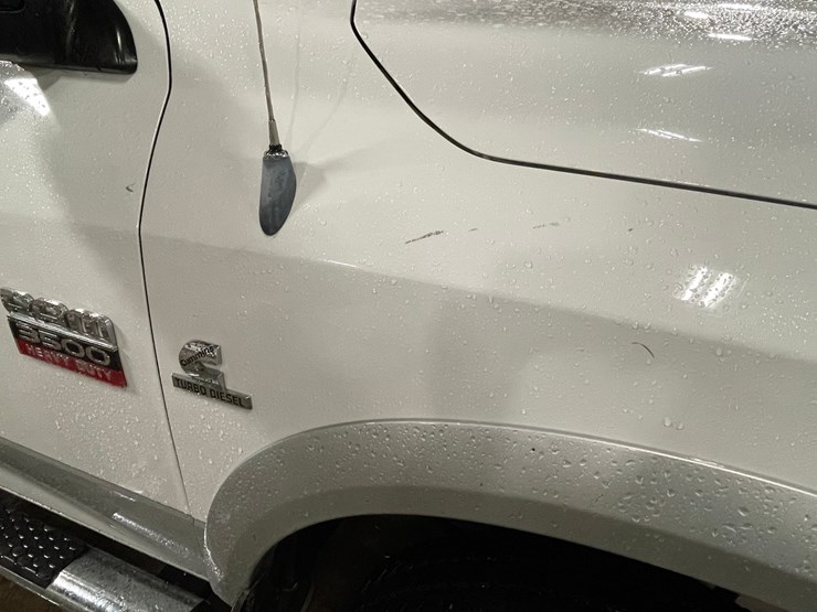 2012-dodge-3500-image-21