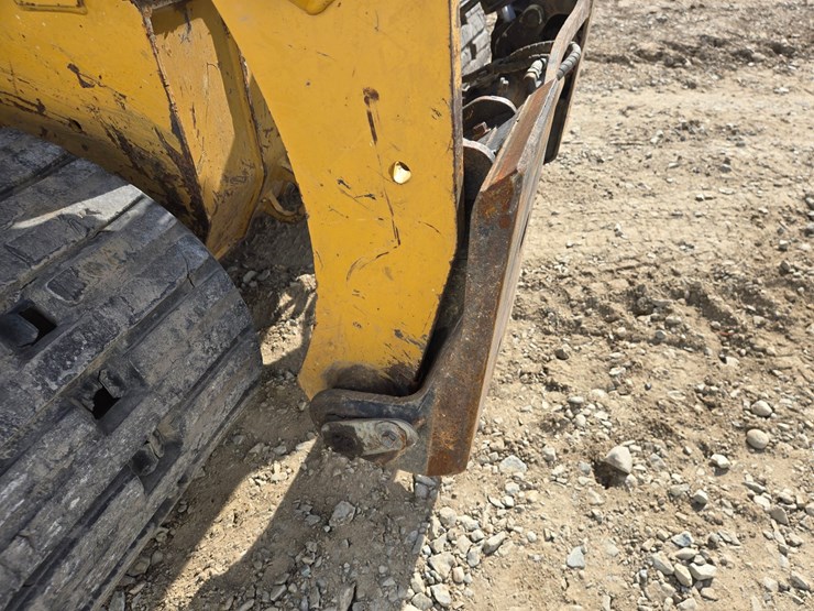 2019-caterpillar-259d3-image-11