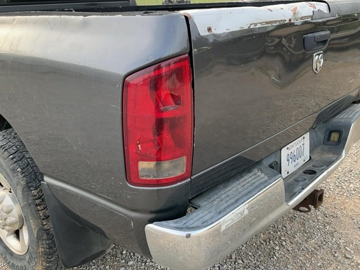 2004-dodge-2500-image-37