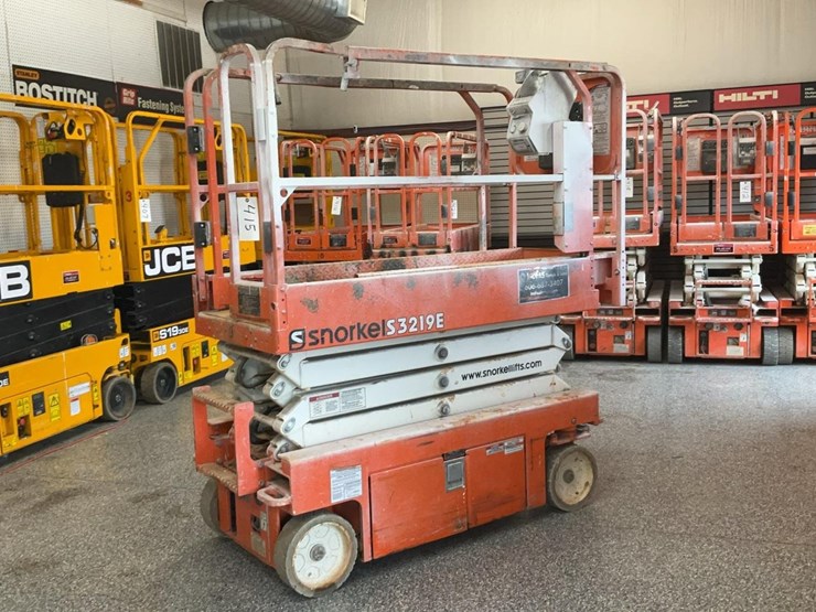 #415-•-2019-snorkel-19'-scissor-lift-image-11