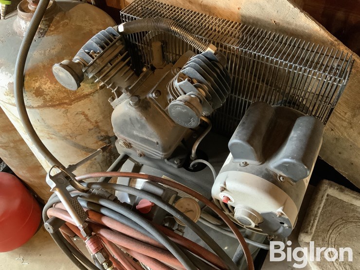 sanborn-30-gal-air-compressor-w/accessories-image-9