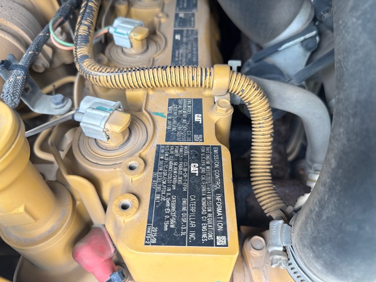 2017-caterpillar-279d-image-31