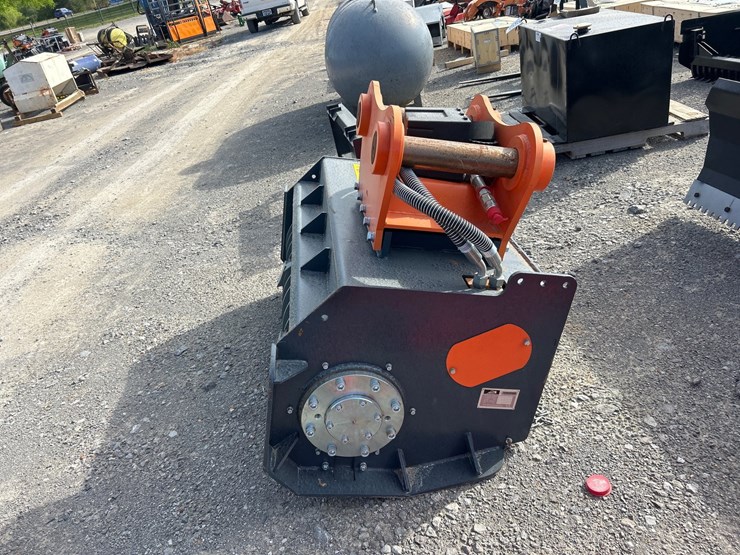 caterpillar-320-image-2