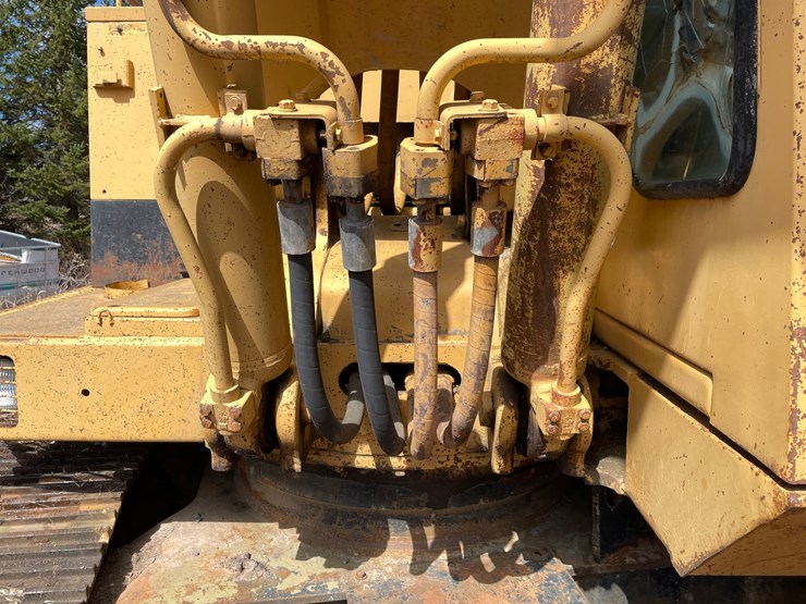 caterpillar-225-image-14