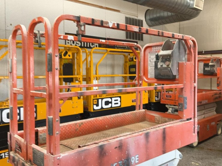 #426-•-2020-snorkel-19'-scissor-lift-image-13