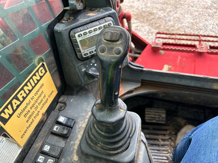 2017-takeuchi-tl12r2-image-26