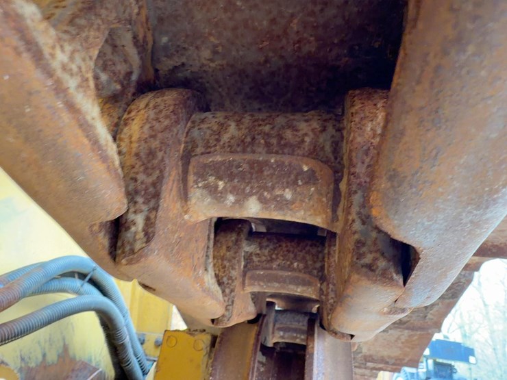 2016-caterpillar-d6k2-xl-image-17