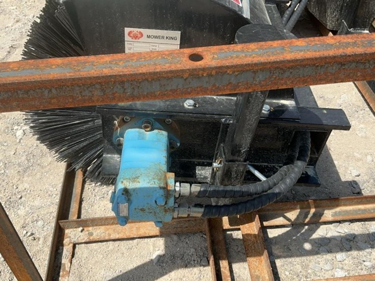 #180-•-atg-broom-attachment-image-9