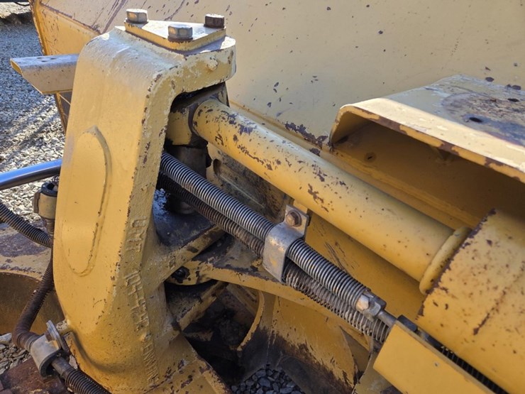 2007-caterpillar-d5n-lgp-image-14