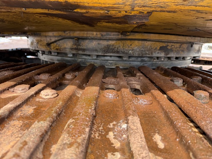 caterpillar-330d-image-112