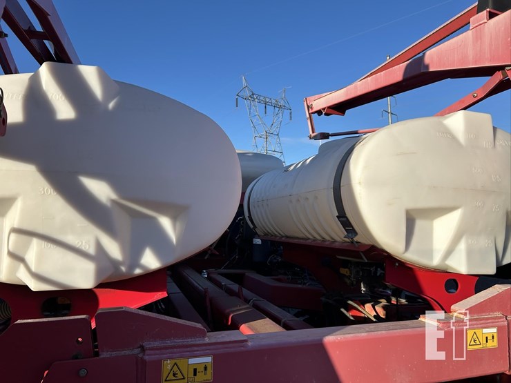 2009-white-8516-image-21