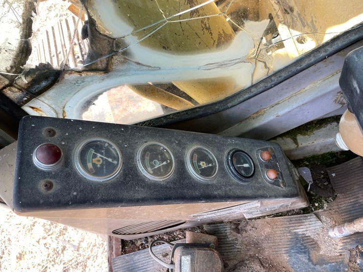 caterpillar-225-image-40