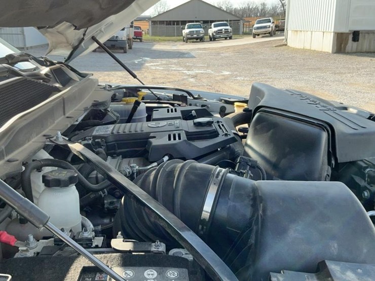 2022-dodge-3500-image-11