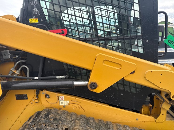 2017-caterpillar-279d-image-21