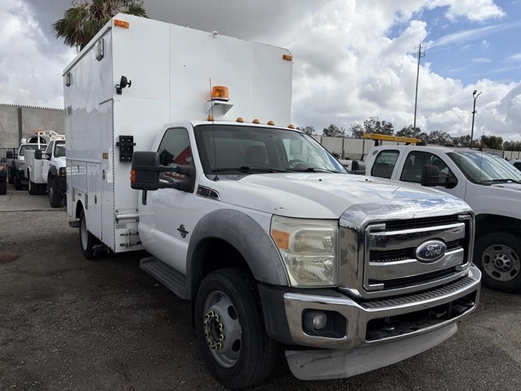 2012-ford-f550-image-2