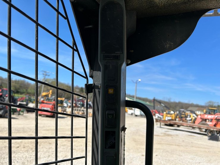 new-holland-c232-image-26