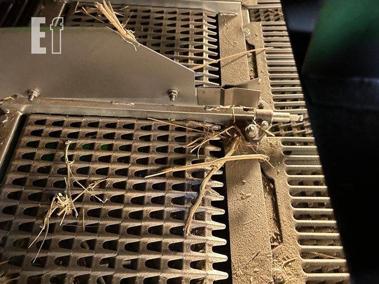 2012-john-deere-s690-image-23