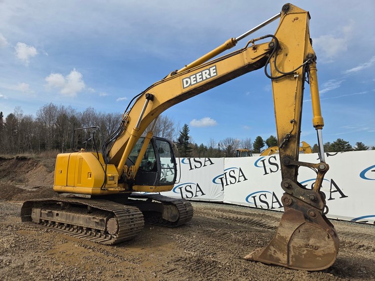 2009-deere-225-lc-image-7