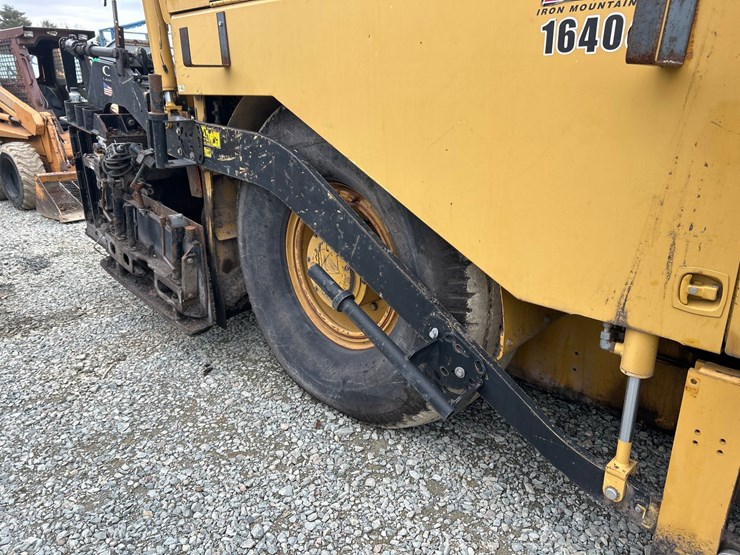 caterpillar-ap-600d-image-20