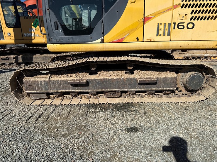 new-holland-eh160-image-53