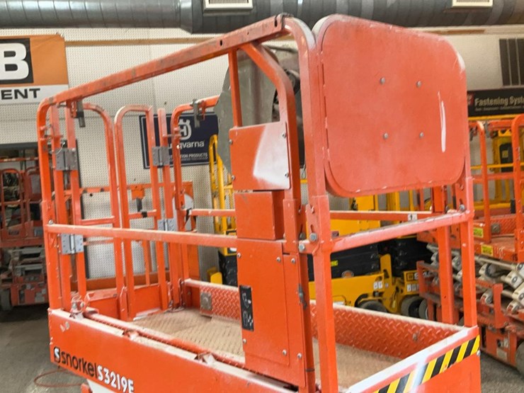 #433-•-2023-snorkel-19'-scissor-lift-image-17