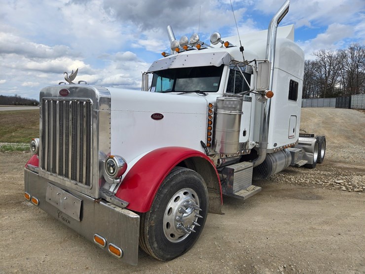2000-peterbilt-379-image-2