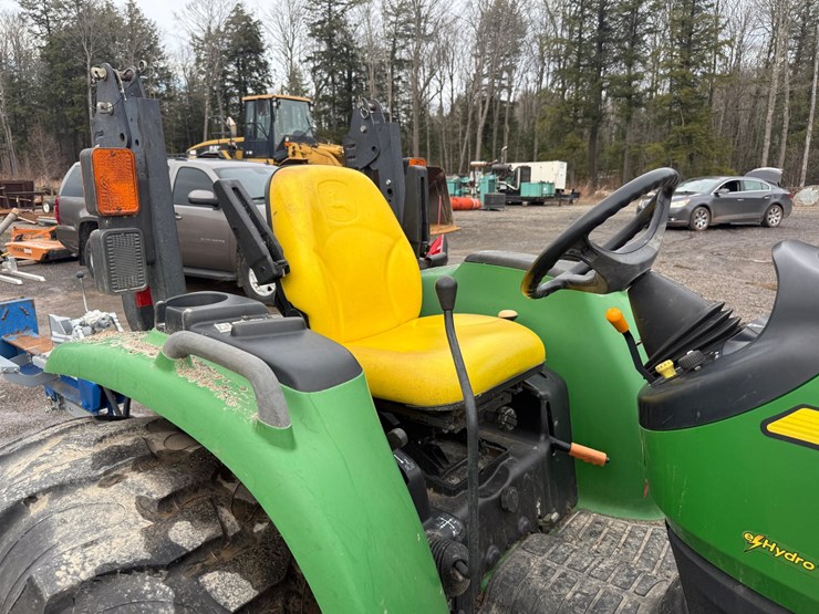 john-deere-4120-image-30