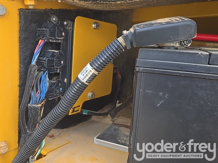 2019-deere-670g-image-65