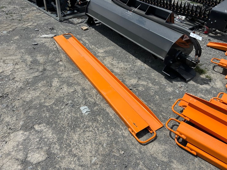 #15-•-(1)-pair-of-pallet-fork-extensions-(start-of-row-2)-image-1