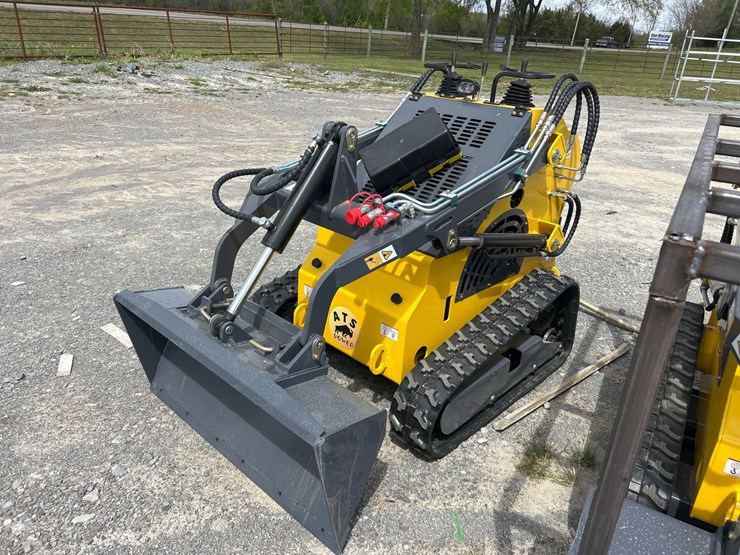 #10-•-2026-ats-t460-mini-skid-steer-loader-image-3