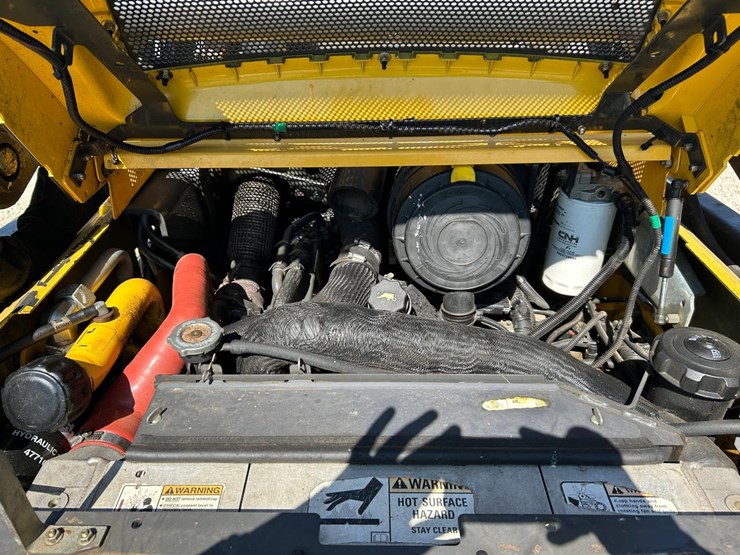 new-holland-c232-image-16