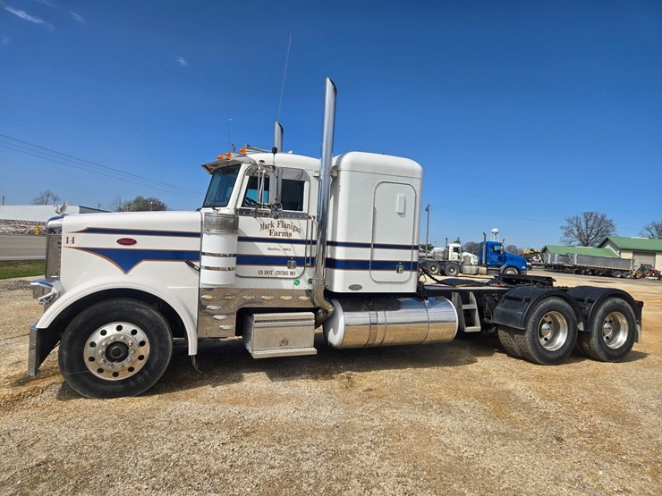 1996-peterbilt-377-image-6