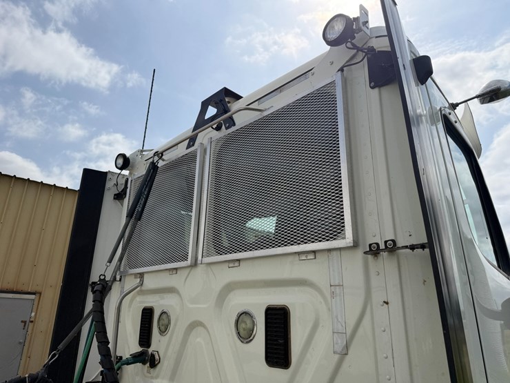 #45283-•-2016-freightliner-cascadia-daycab-truck-tractor-vin:-3akjgedv9gsgy4090-image-41