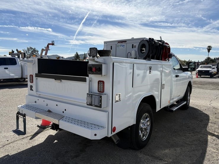 2024-dodge-2500-image-3